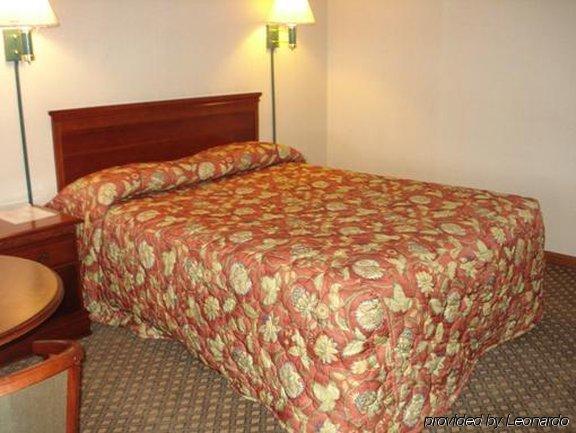 Fairbridge Inn Express Milford Room photo